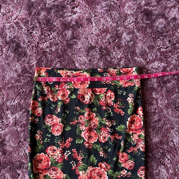 Scobe Floral Black Pencil Skirt size L - Picture 6 of 6